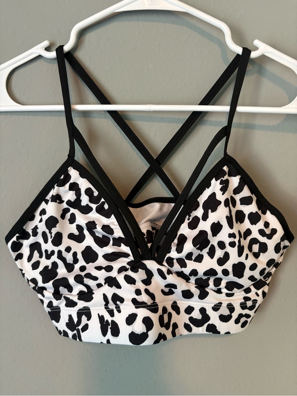 SHEIN Leopard Print Sports Bra Strappy Criss Cross Back Athletic Crop Top Size M